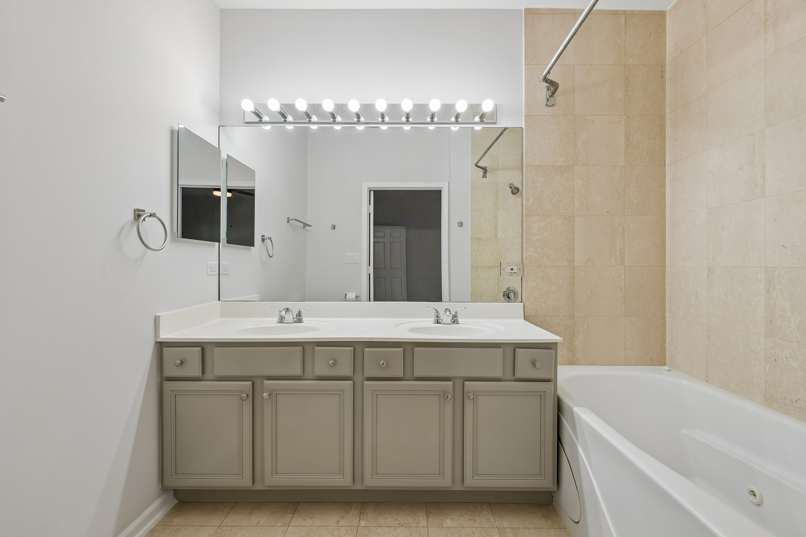 1450 S Halsted Street 1a Property Photo 14