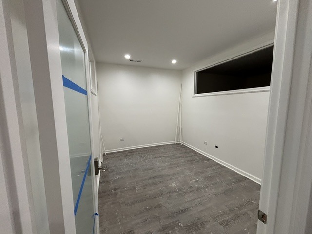 1465 W Chicago Avenue Property Photo 9
