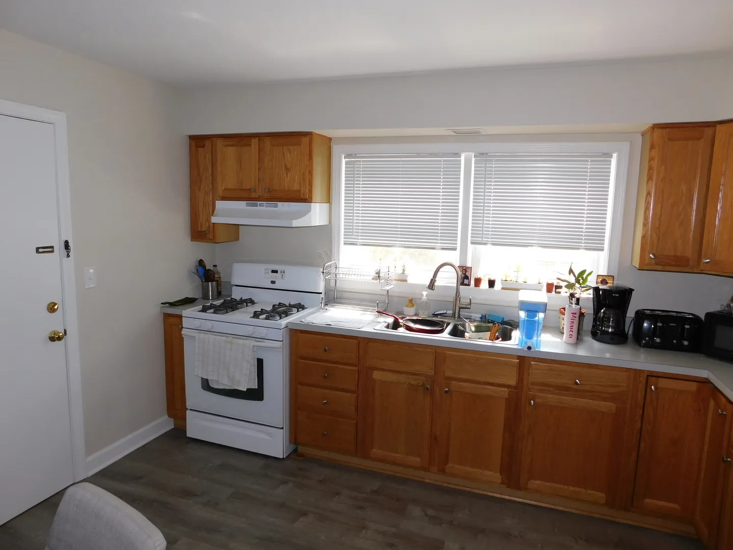 1911 Dewes Street 1911 Property Photo 8