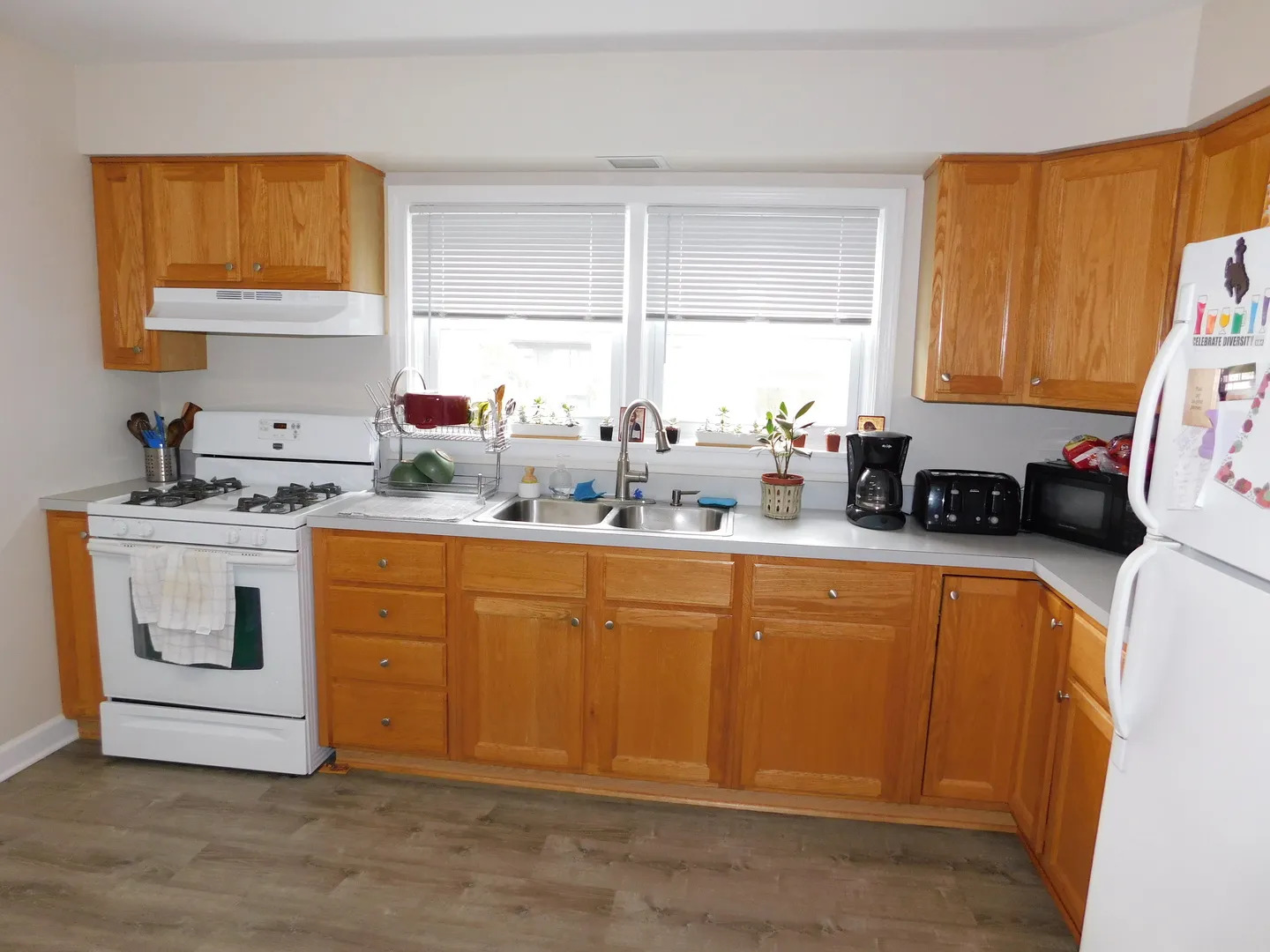 1911 Dewes Street 1911 Property Photo 11