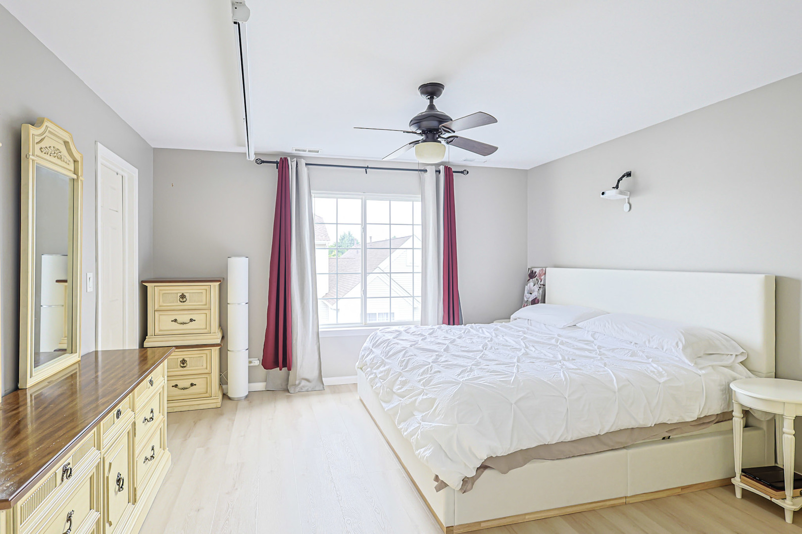 2425 Daybreak Court Property Photo 9
