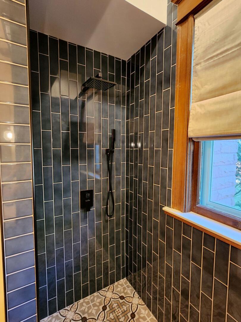 320 E 2nd Avenue Property Photo 16