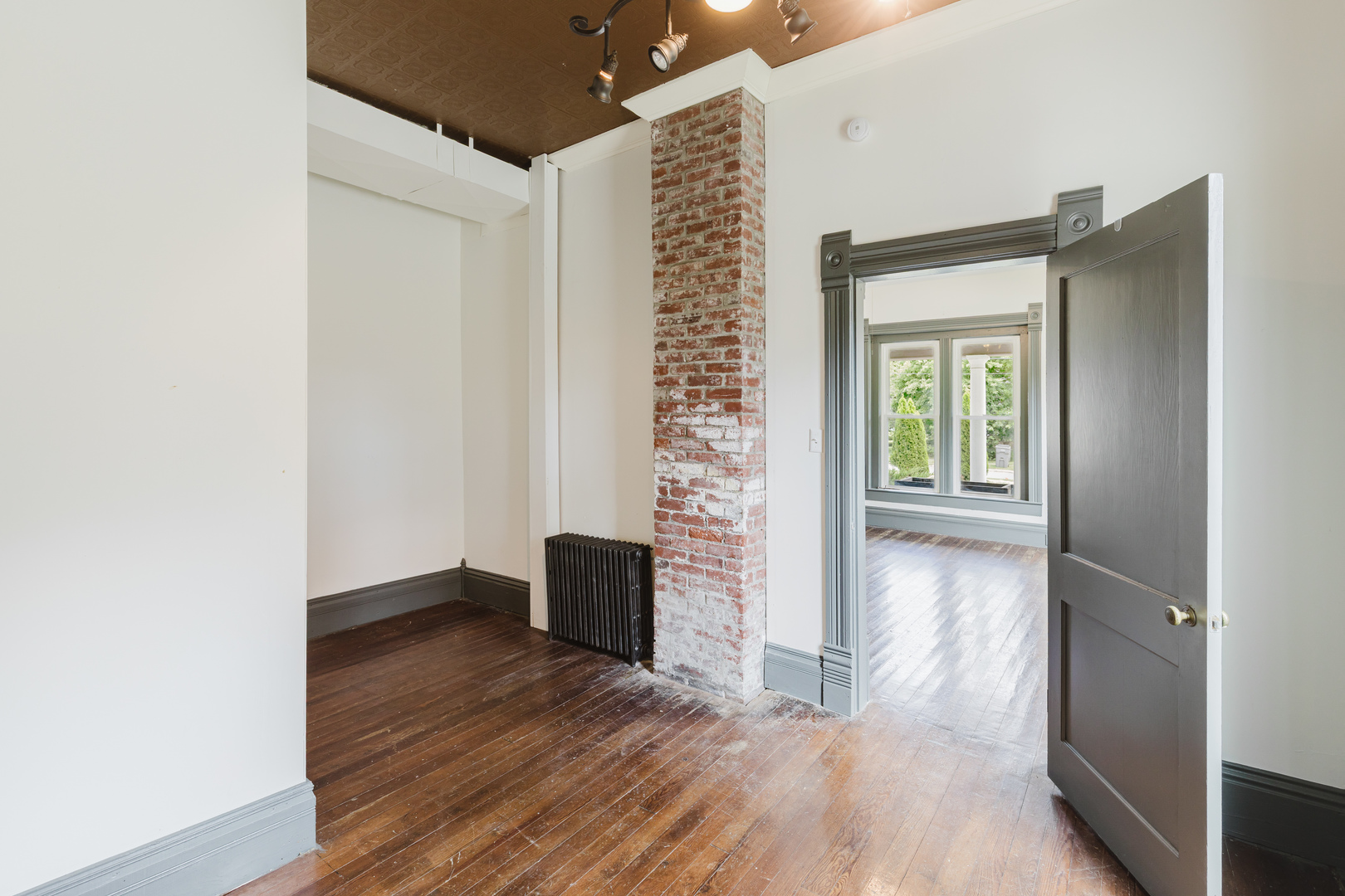 741 S Division Street Property Photo 14