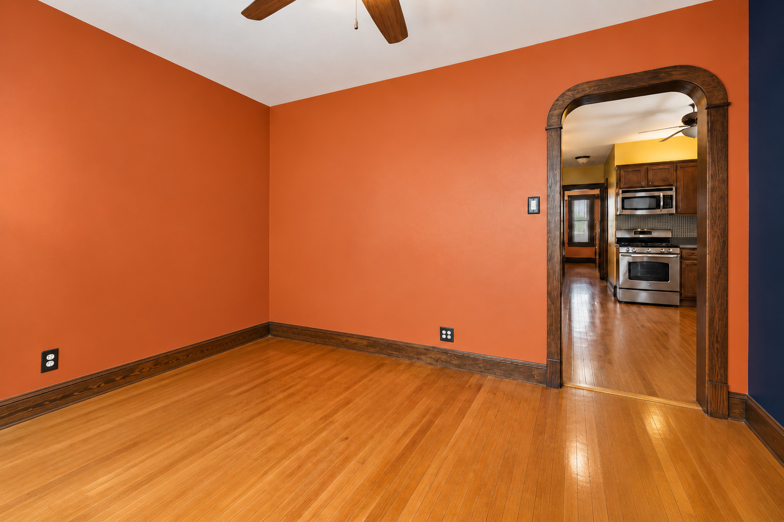 4988 N Elston Avenue Property Photo 6