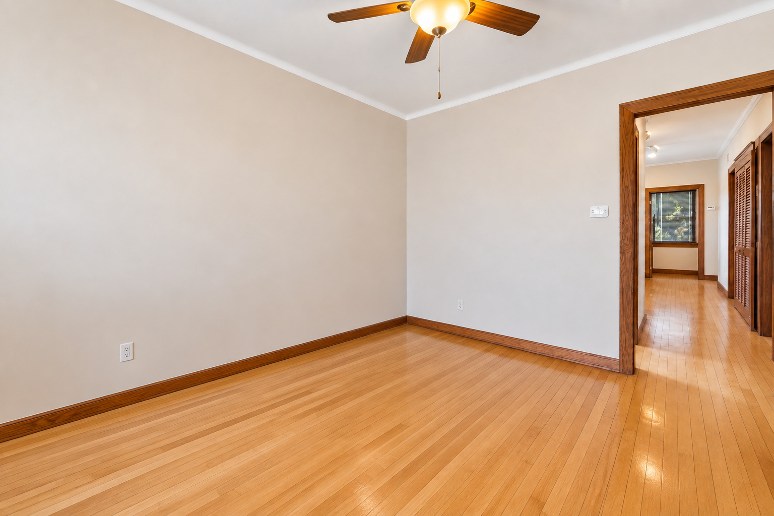 4988 N Elston Avenue Property Photo 20