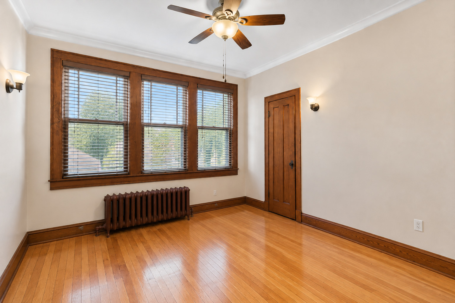 4988 N Elston Avenue Property Photo 23