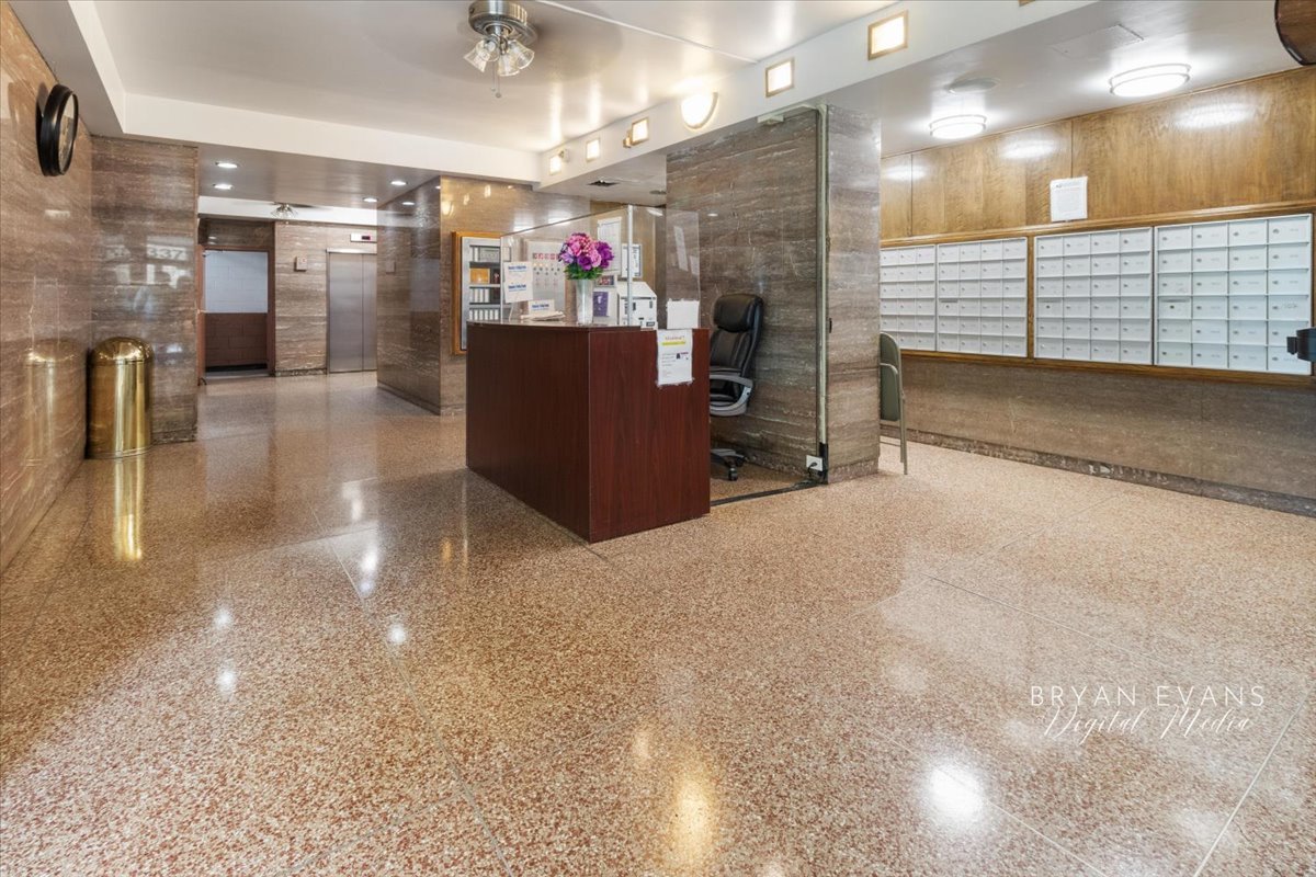 7337 S South Shore Drive 307 Property Photo 2