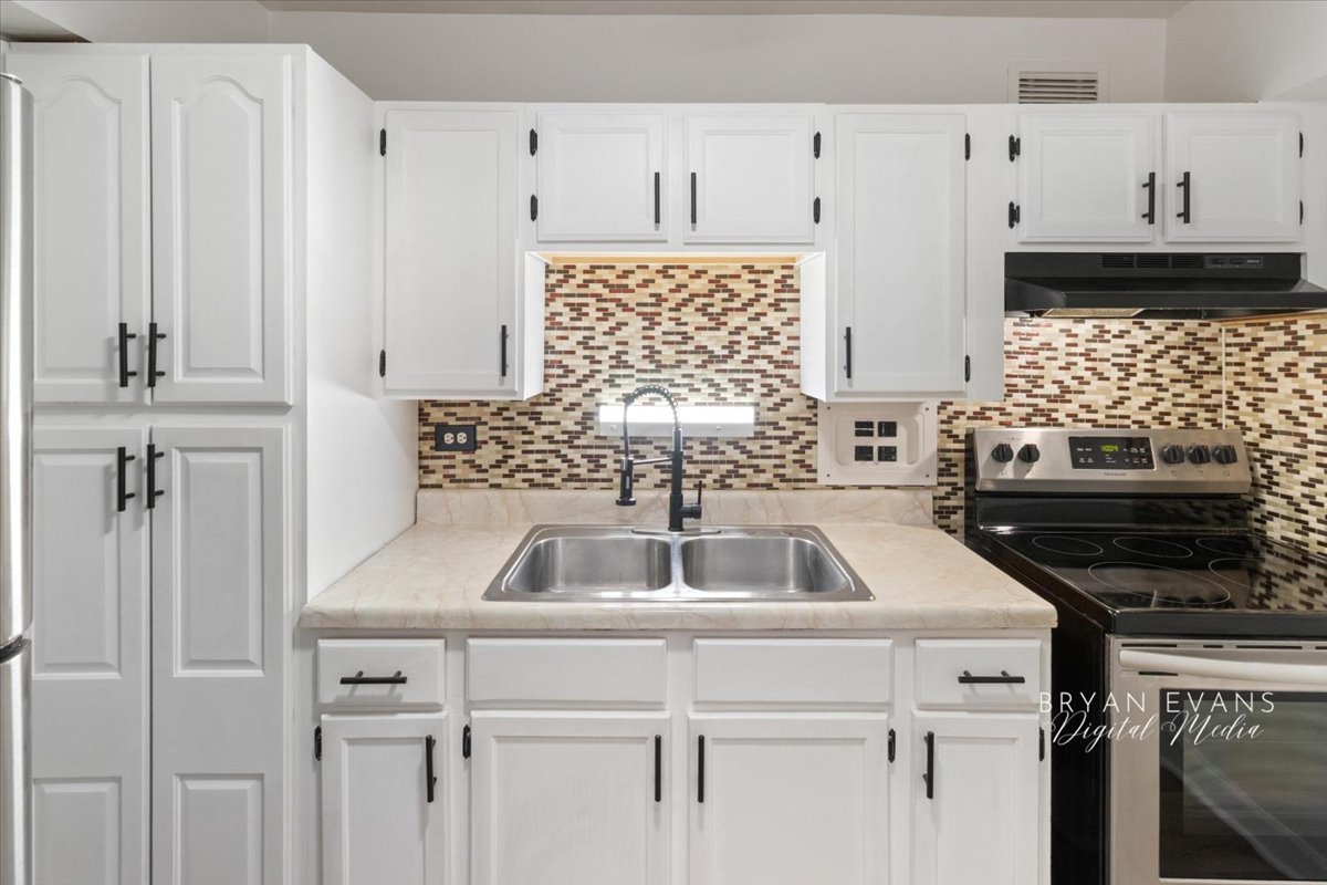 7337 S South Shore Drive 307 Property Photo 5