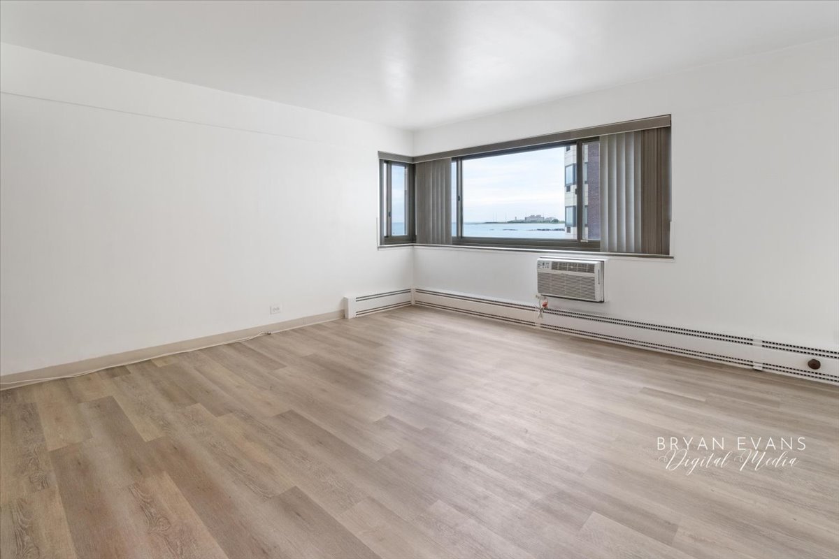 7337 S South Shore Drive 307 Property Photo 9