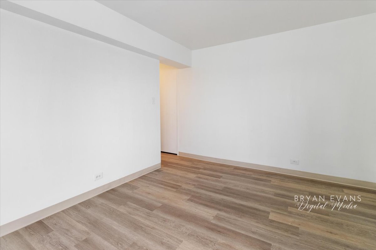 7337 S South Shore Drive 307 Property Photo 10