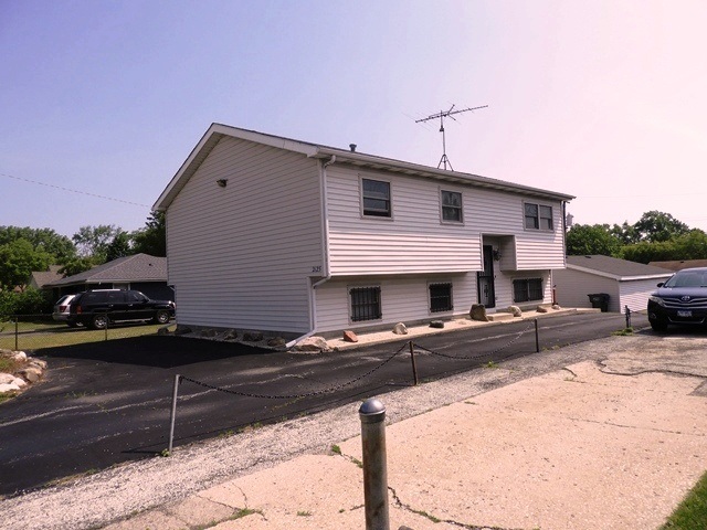 2125 Wright Avenue Property Photo 2