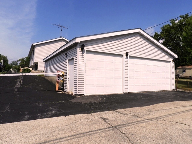 2125 Wright Avenue Property Photo 4