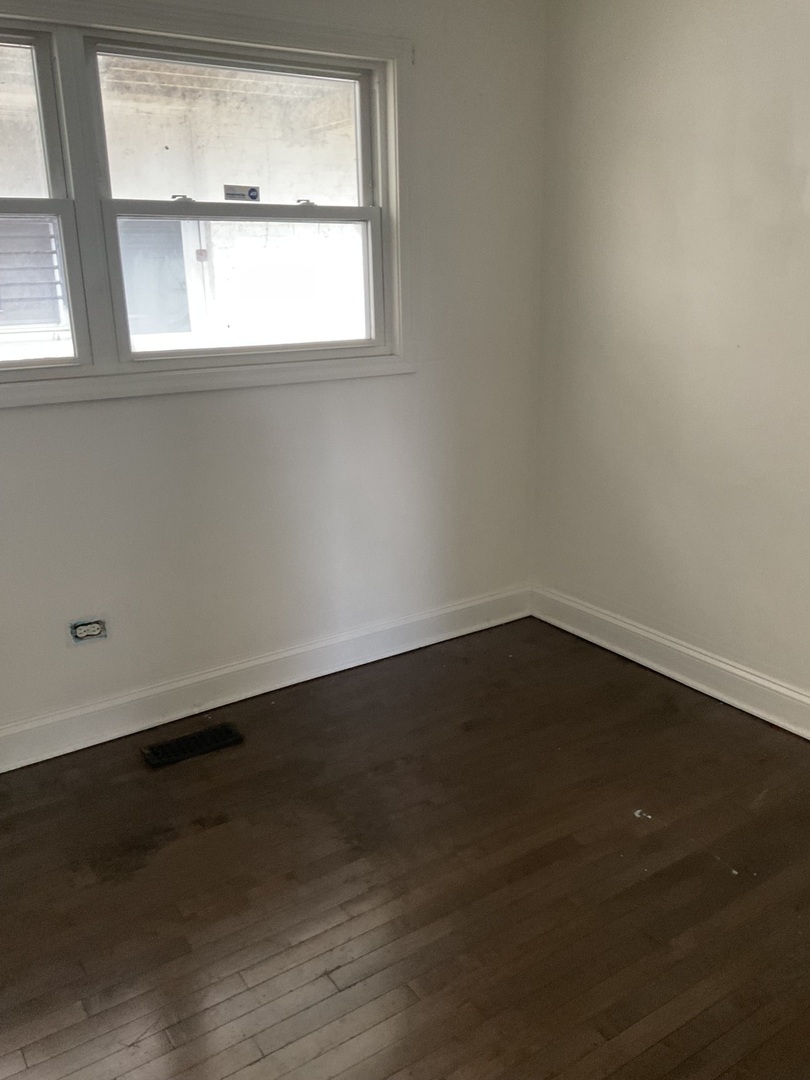 8955 S May Street Property Photo 12