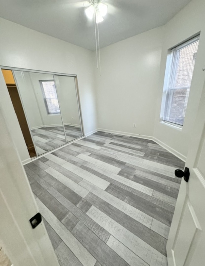 3431 W Lyndale Street Property Photo 6