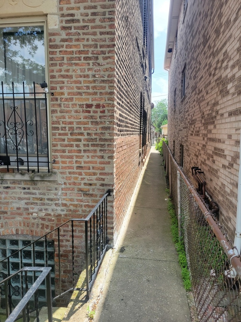 1339 W 31st Street Property Photo 6