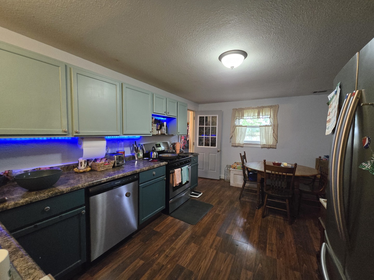 213 W South Property Photo 5