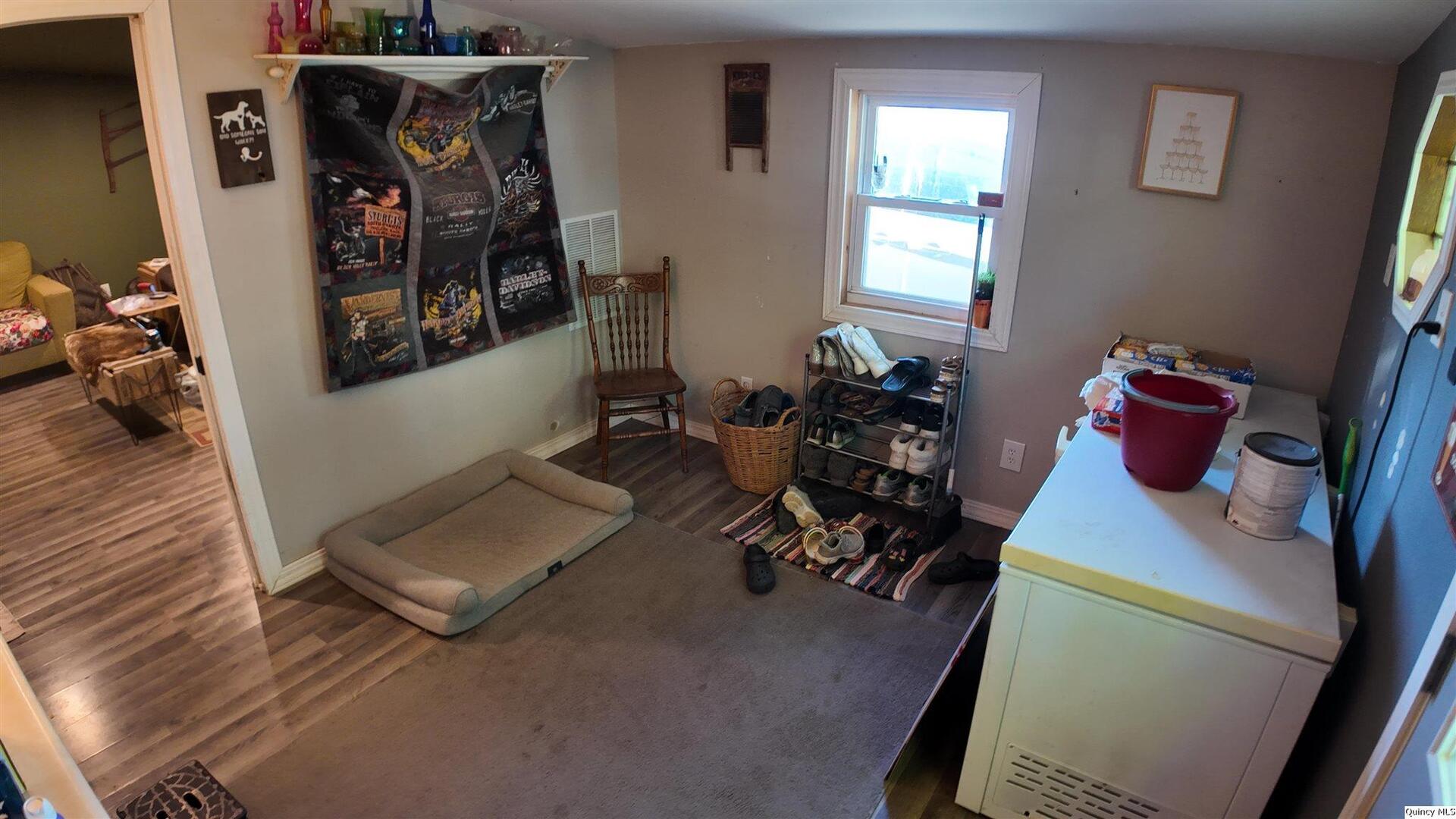 213 W South Property Photo 9