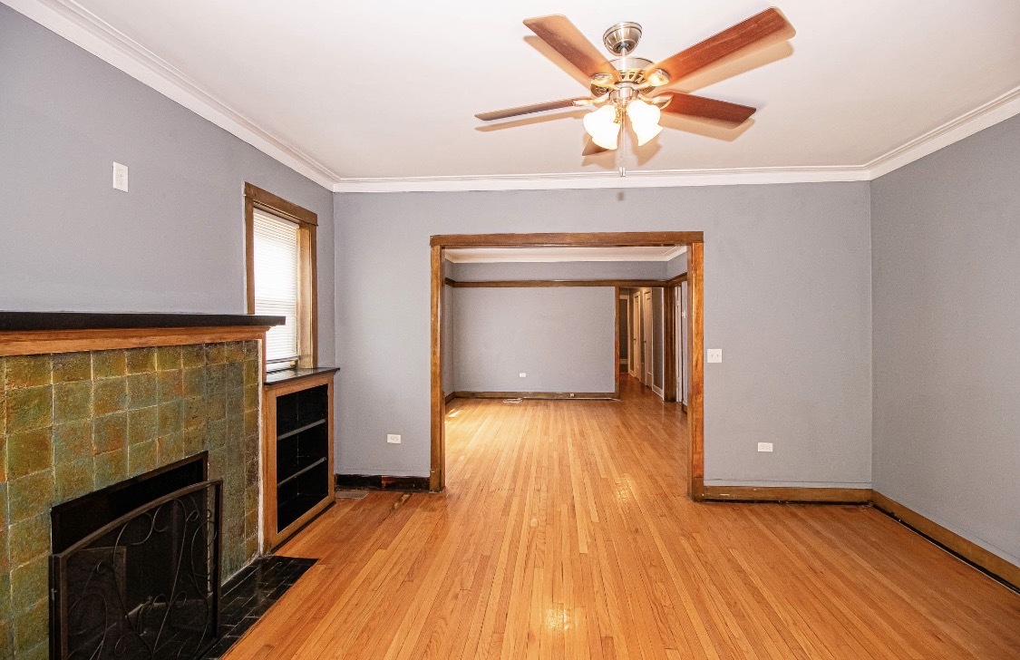 5544 S Carpenter Street Property Photo 5