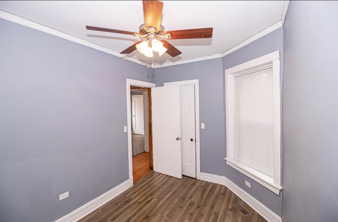 5544 S Carpenter Street Property Photo 6