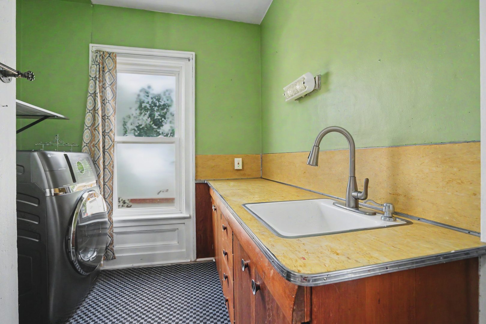104 N Lime Street Property Photo 11