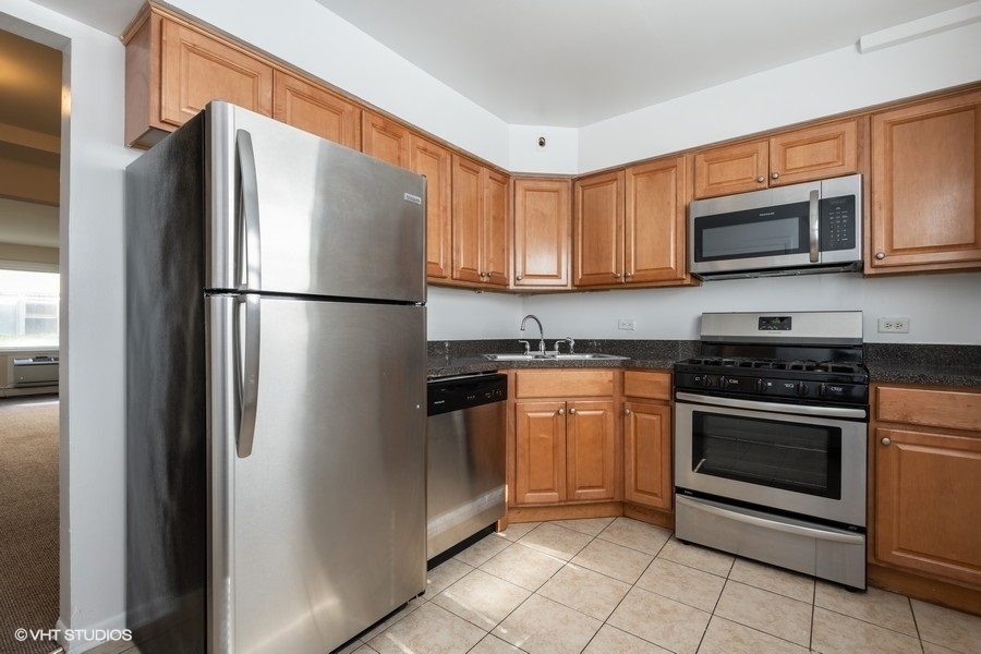 2003 W Touhy Avenue 203 Property Photo 2