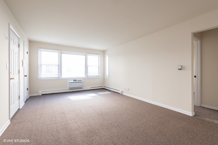 2003 W Touhy Avenue 203 Property Photo 4
