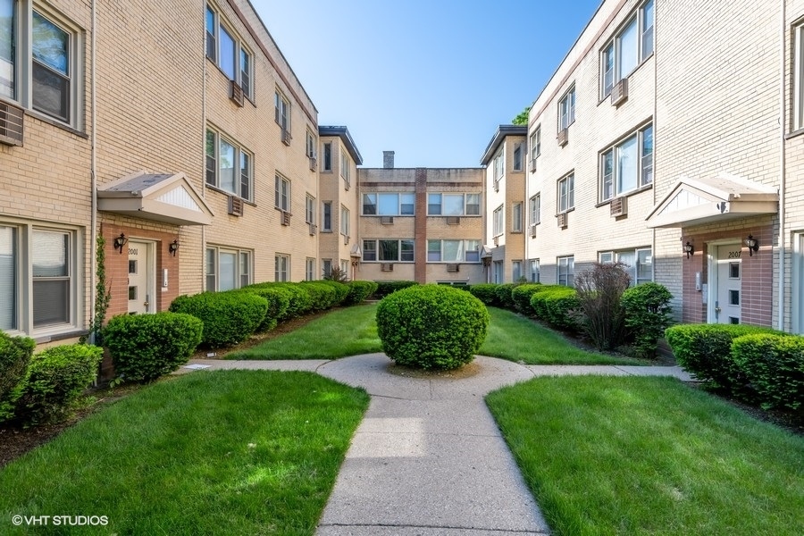 2003 W Touhy Avenue 203 Property Photo 6