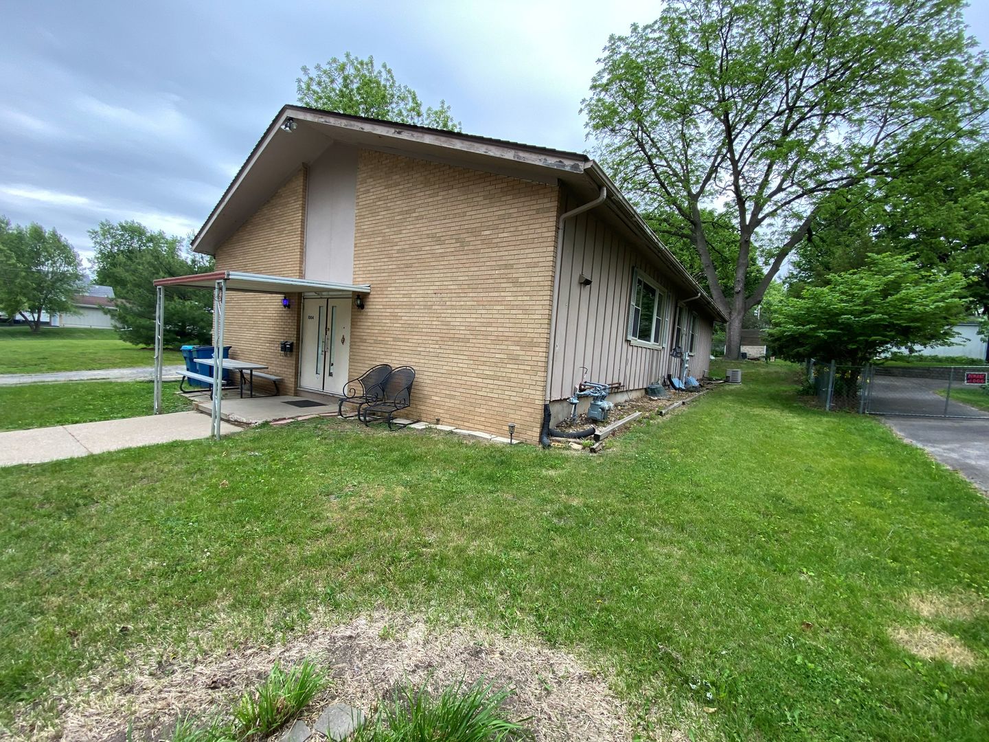 1004 Hemlock Avenue Property Photo 1