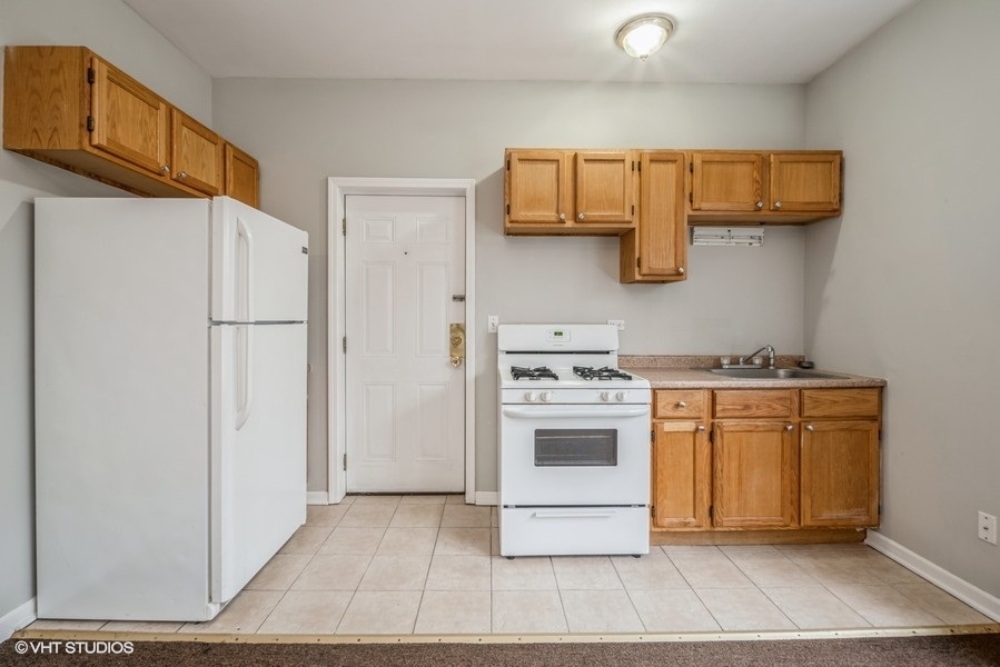 435 E Oakwood Boulevard 31 Property Photo 2