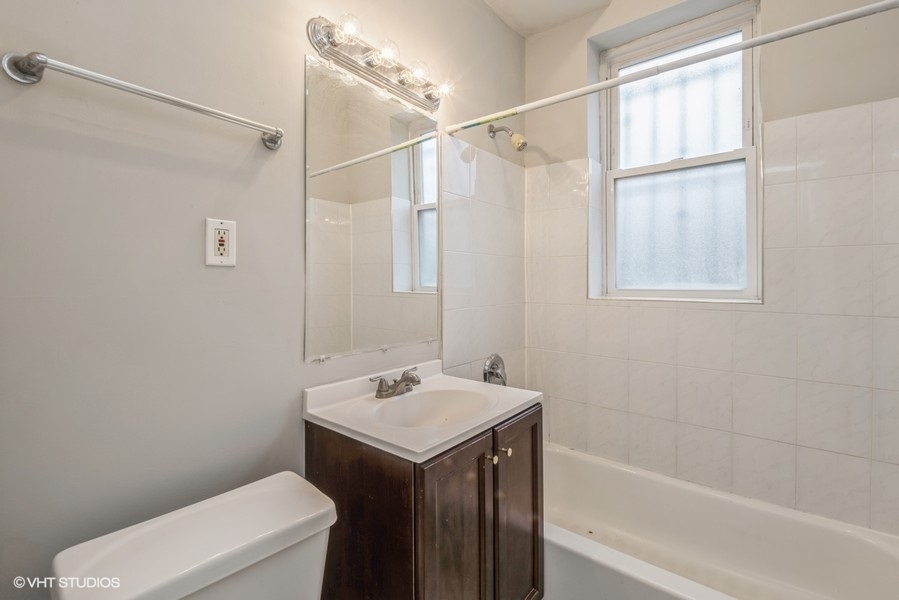 435 E Oakwood Boulevard 31 Property Photo 5