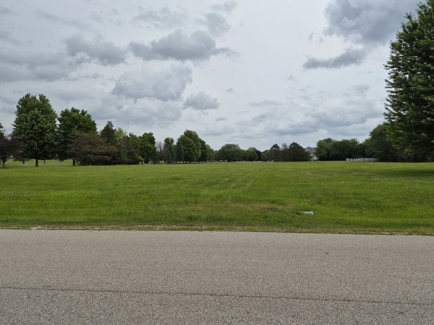 37133 N Fox Hill Drive Property Photo 1