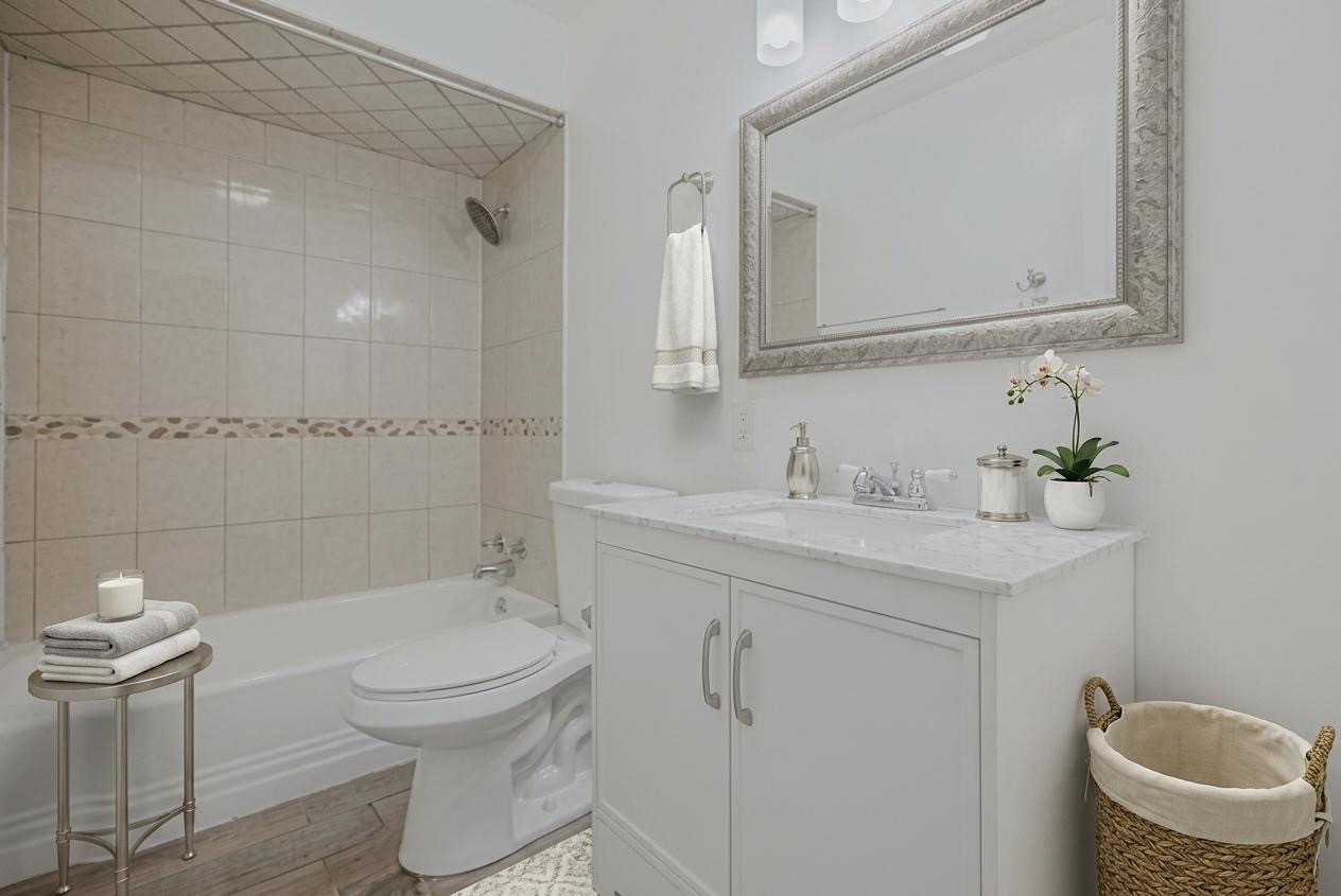 1274 Greenbay Avenue Property Photo 7