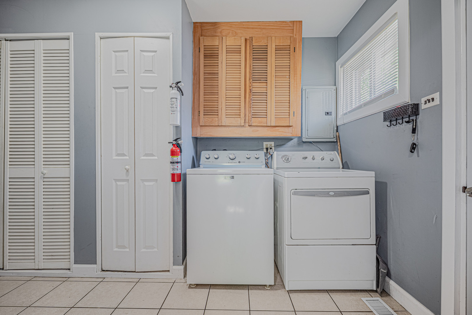 1274 Greenbay Avenue Property Photo 9