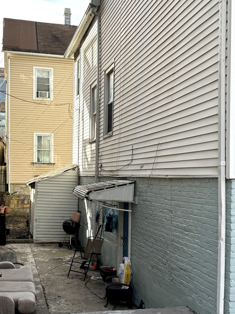 2665 W Medill Avenue Property Photo 4