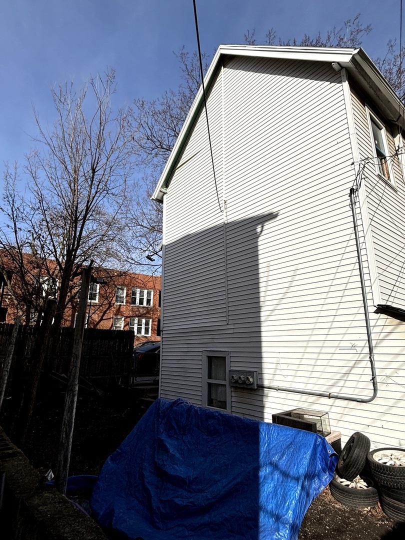 2665 W Medill Avenue Property Photo 9