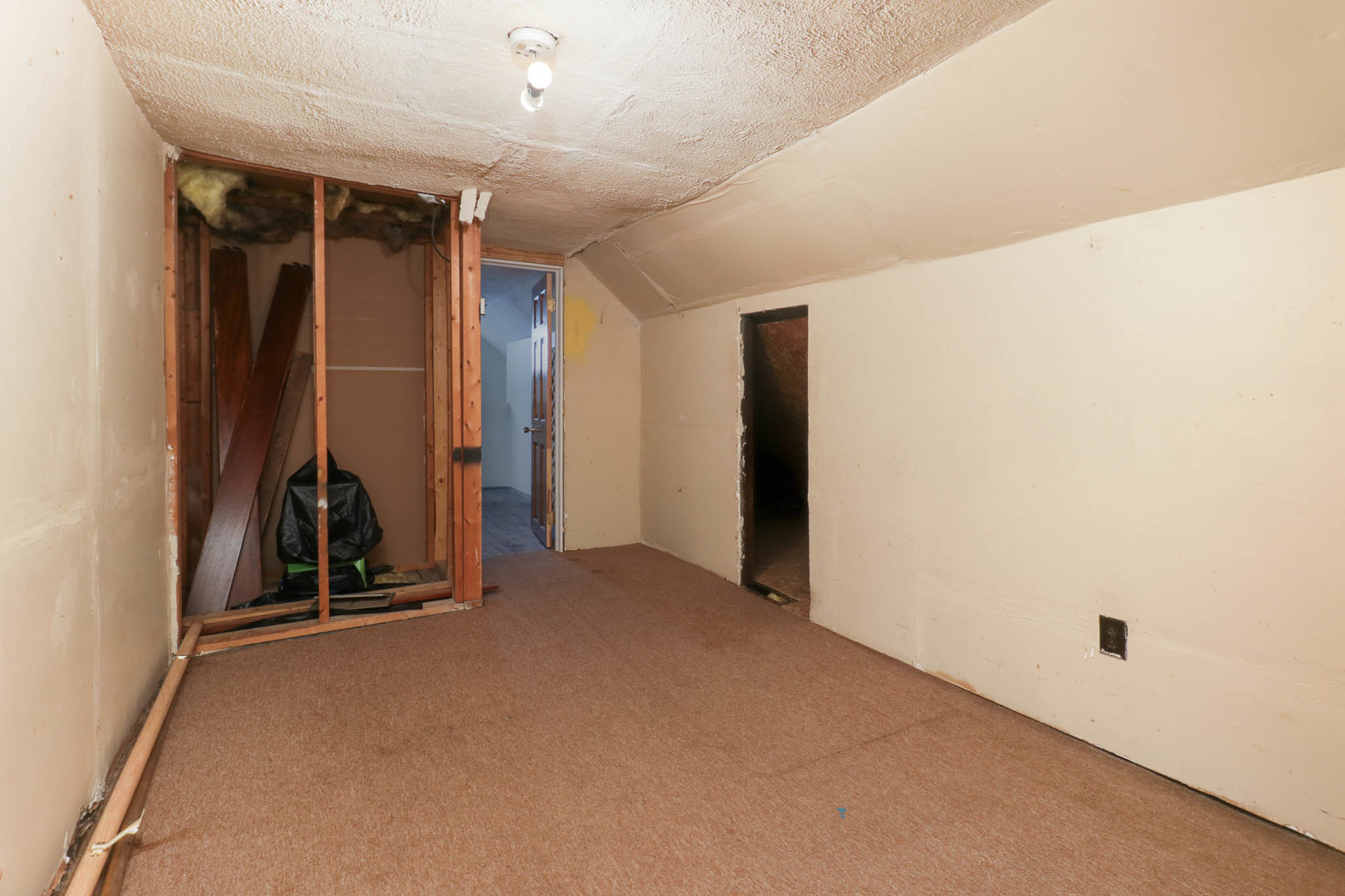 902 S Clayton Street Property Photo 26