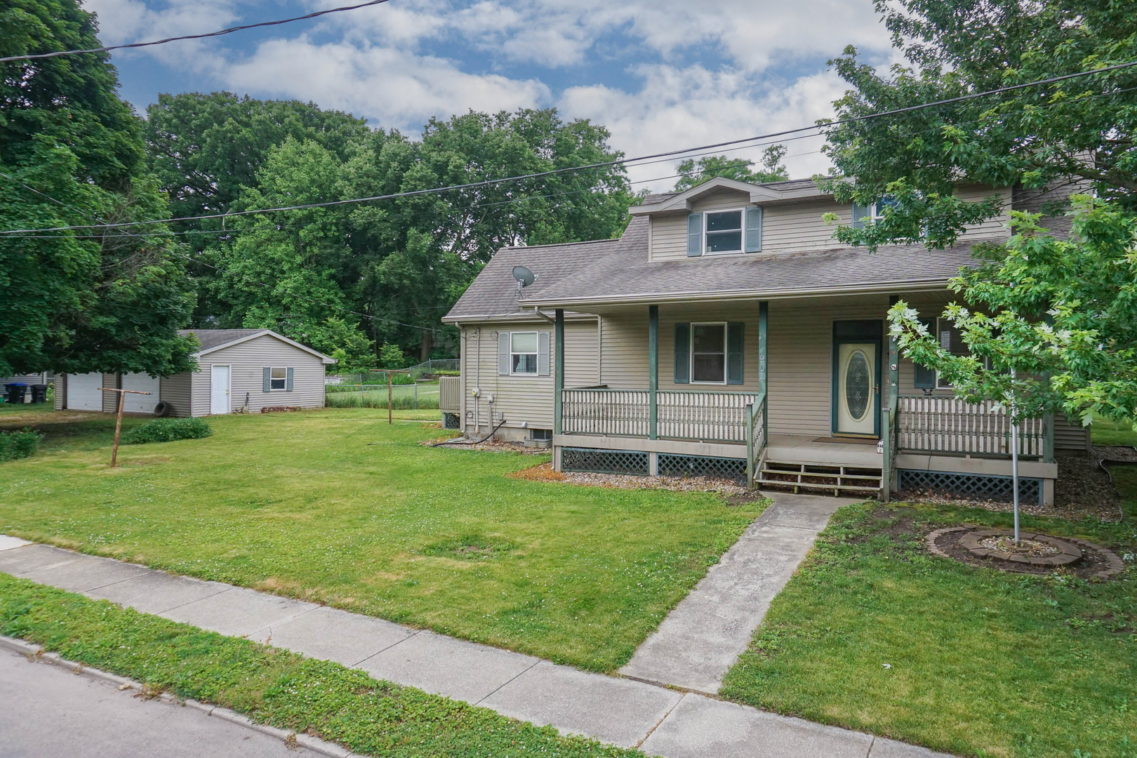 902 S Clayton Street Property Photo 34