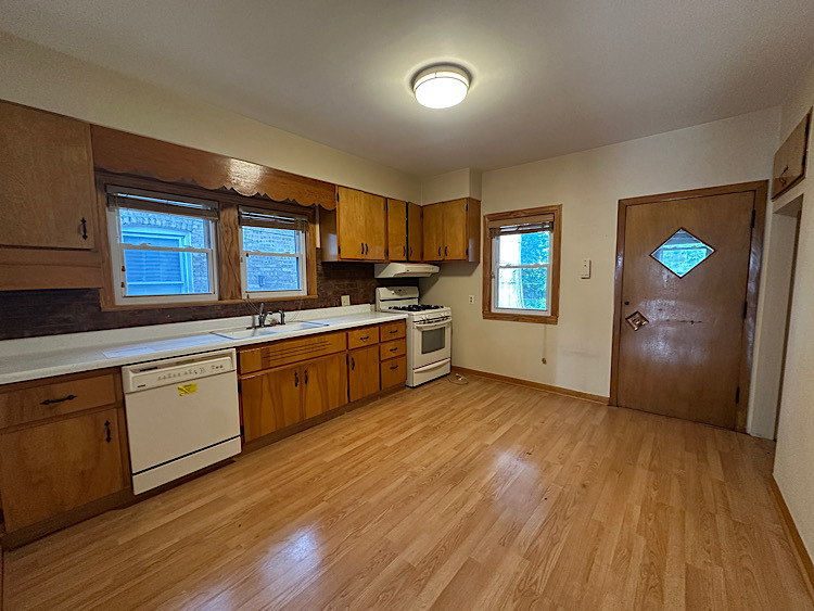 2514 N 79th Avenue Property Photo 4