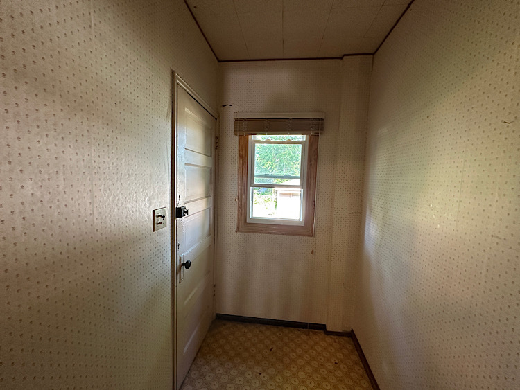 2514 N 79th Avenue Property Photo 5