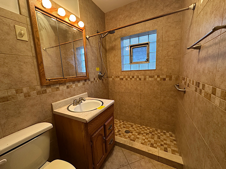2514 N 79th Avenue Property Photo 7
