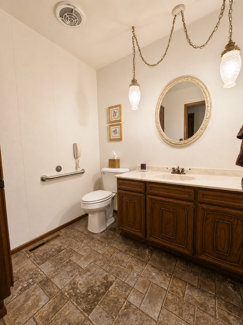 606 E Fine Street Property Photo 13