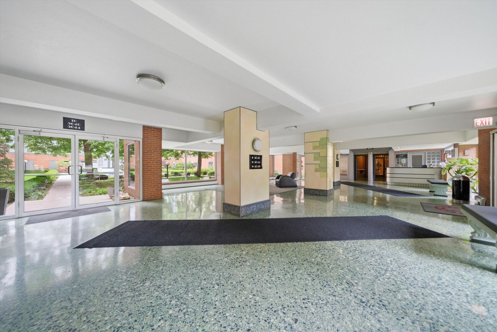 5044 N Marine Drive A7 Property Photo 10