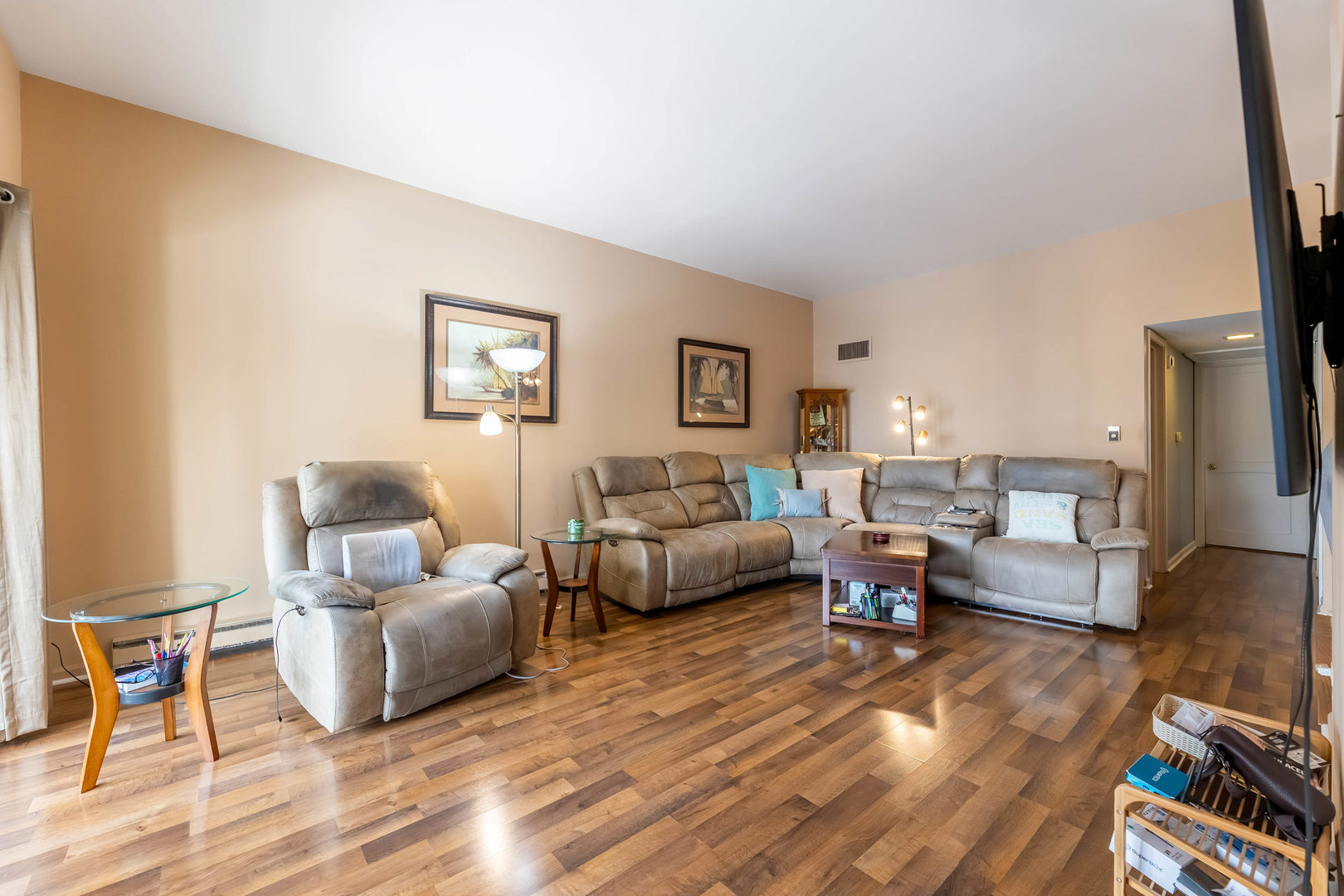 4123 W 98th Street C Property Photo 3