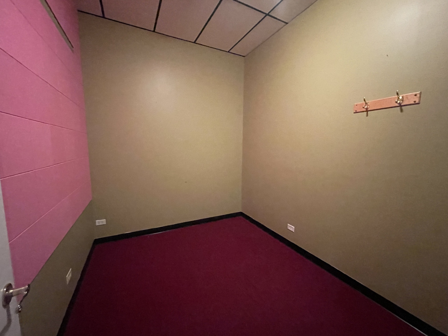 433 Ogden Avenue Property Photo 9