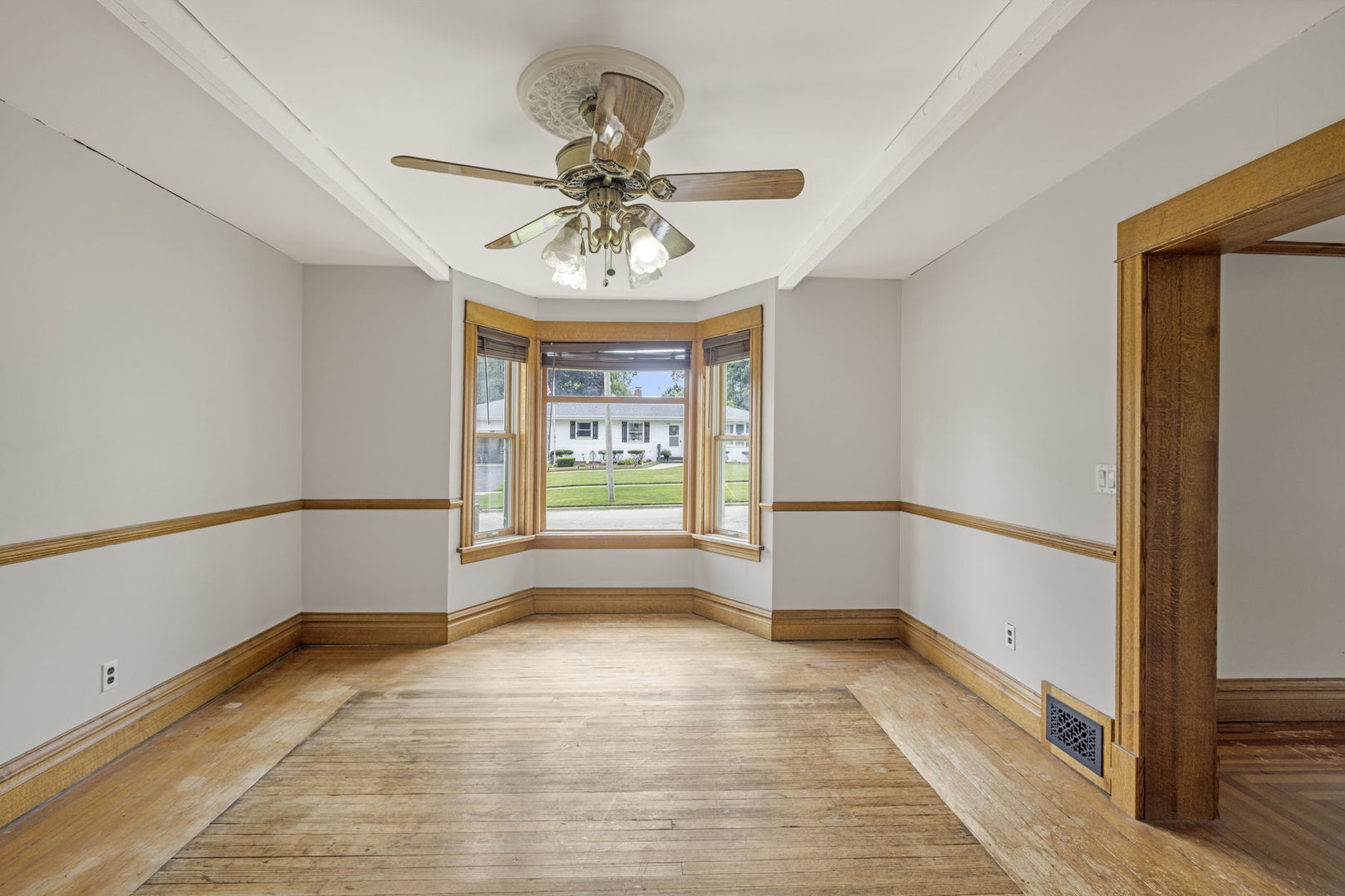 902 Wicker Street Property Photo 5