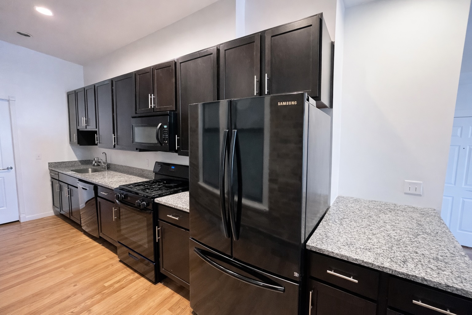 2165 N Clybourn Avenue 2c Property Photo 4