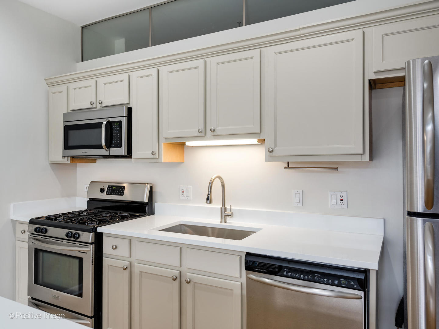 1200 W Monroe Street 413 Property Photo 6