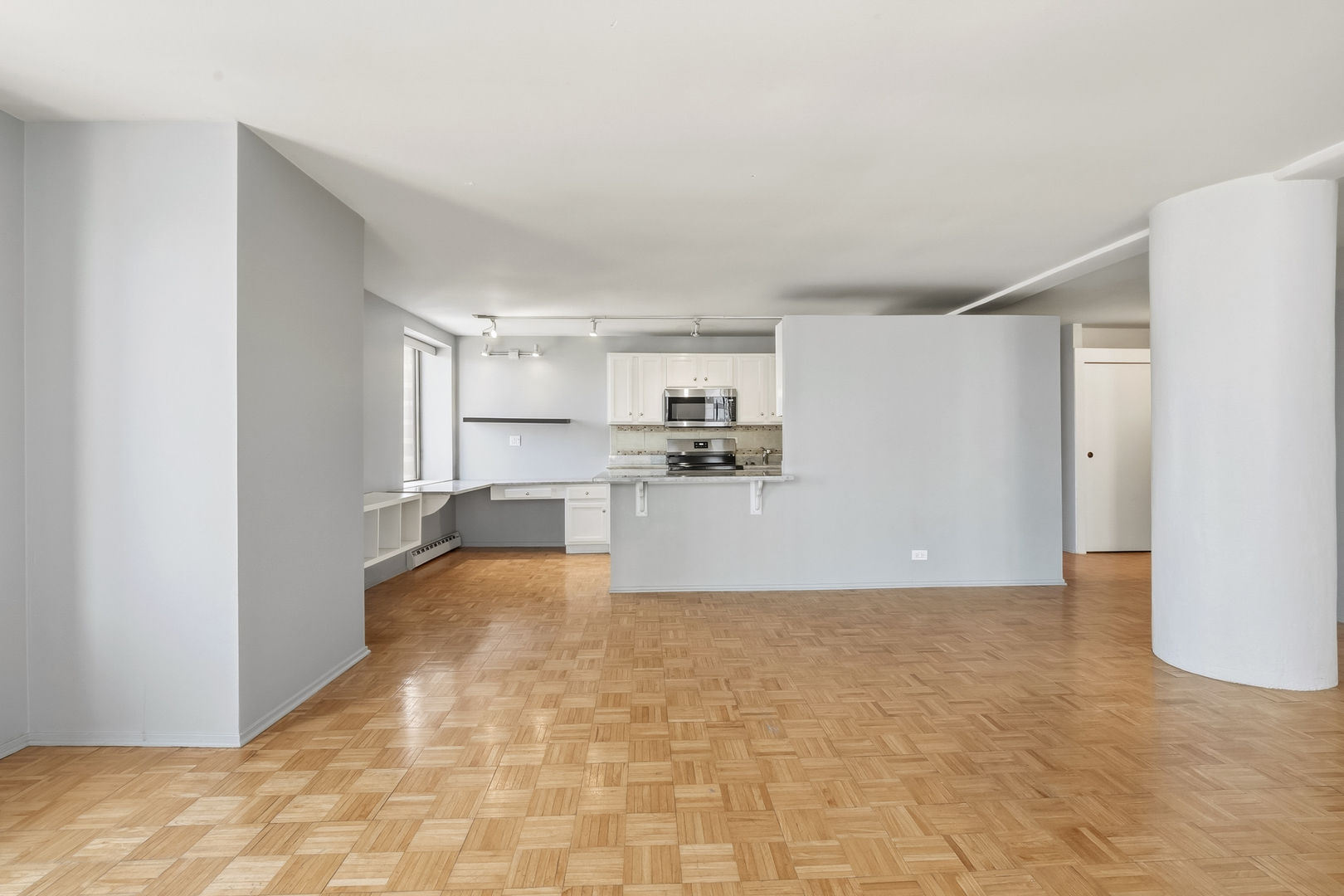 345 N Canal Street 1204 Property Photo 7