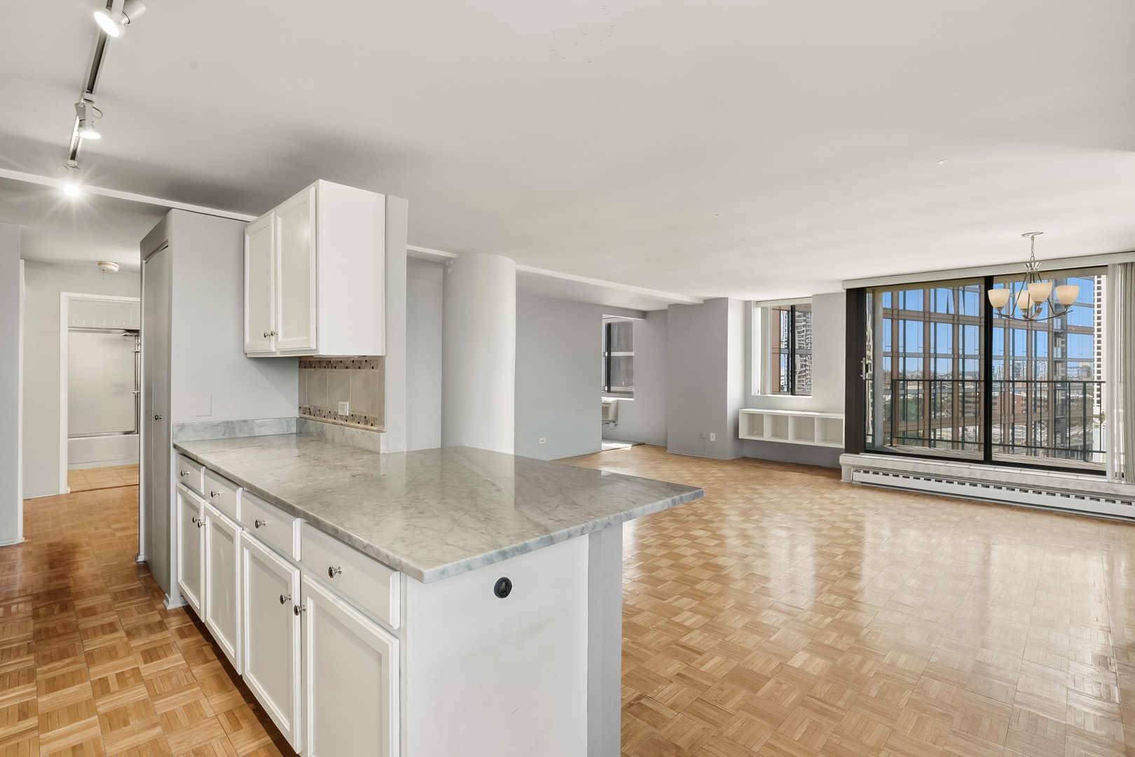 345 N Canal Street 1204 Property Photo 9