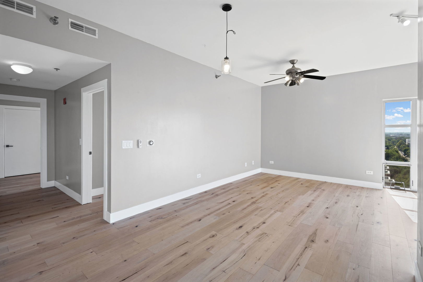 100 N Hermitage Avenue 908 Property Photo 4